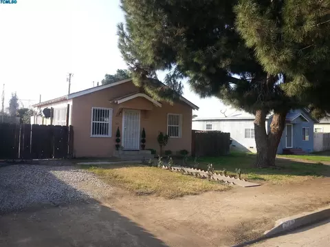 743 S E St, Tulare, CA 93274 photo 1