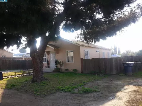 743 S E St, Tulare, CA 93274 photo 2