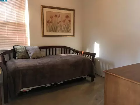 1424 E Dorothea Ave, Visalia, CA 93292 photo 19