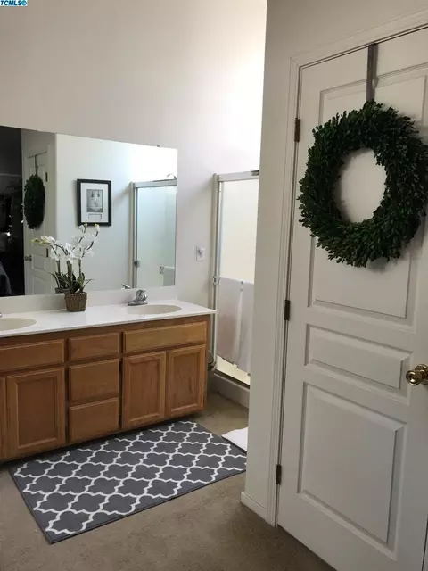 1424 E Dorothea Ave, Visalia, CA 93292 photo 13