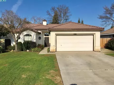 1424 E Dorothea Ave, Visalia, CA 93292 photo 1