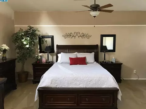 1424 E Dorothea Ave, Visalia, CA 93292 photo 14