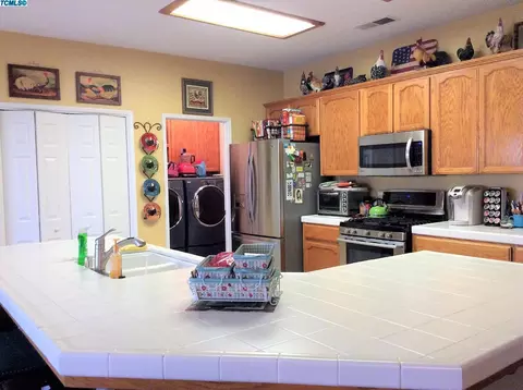 1182 Pine Dr, Lemoore, CA 93245 photo 29