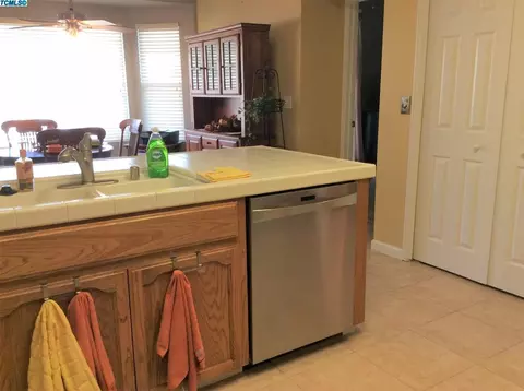 1182 Pine Dr, Lemoore, CA 93245 photo 33