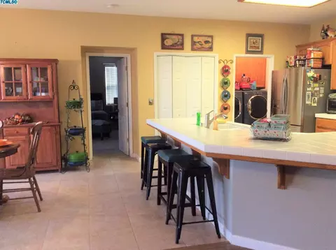 1182 Pine Dr, Lemoore, CA 93245 photo 31