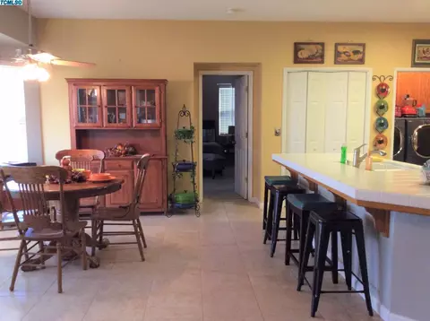 1182 Pine Dr, Lemoore, CA 93245 photo 32