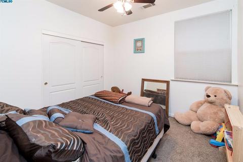 3921 E Four Creeks Ct, Visalia, CA 93292 photo 9