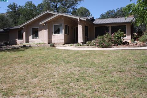 43923 Washburn Dr, Three Rivers, CA 93271 photo 2
