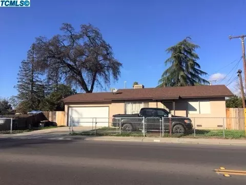 214 E Houston Ave, Visalia, CA 93291 photo 1