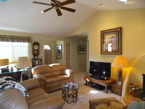 521 Gearey Ave, Exeter, CA 93221 photo 5