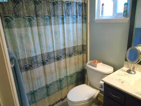 1124 E Feemster Ave, Visalia, CA 93292 photo 10