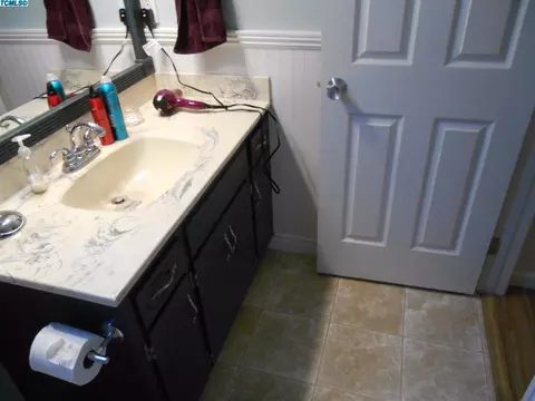 1124 E Feemster Ave, Visalia, CA 93292 photo 9
