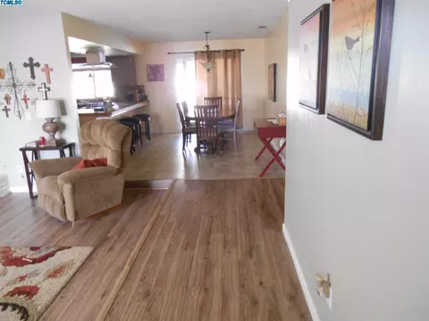 1124 E Feemster Ave, Visalia, CA 93292 photo 5