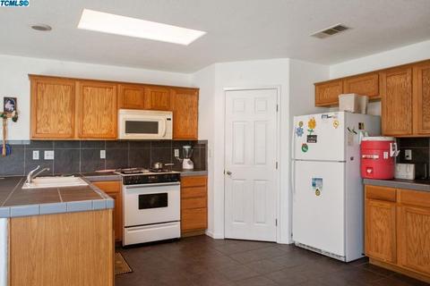 3910 E Harvard Ave, Visalia, CA 93292 photo 12