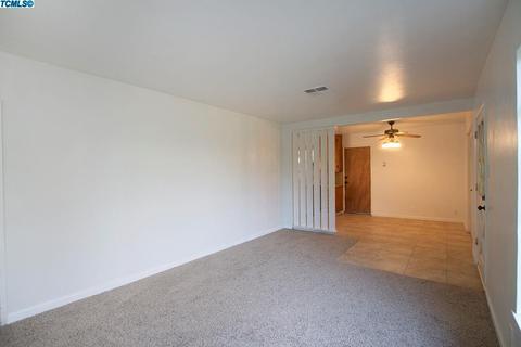 3119 E Stapp Ave, Visalia, CA 93292 photo 8