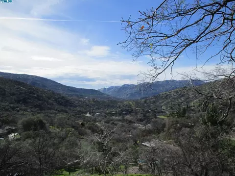 44796 Crest Ln, Three Rivers, CA 93271 photo 5