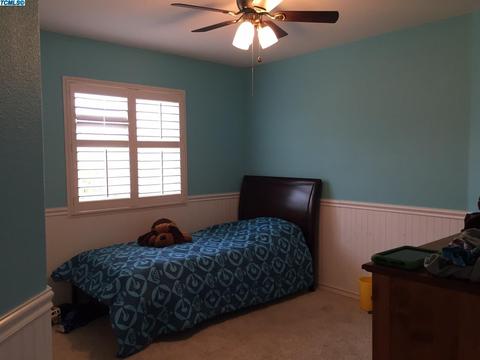 2176 W Hampton Dr, Hanford, CA 93230 photo 4