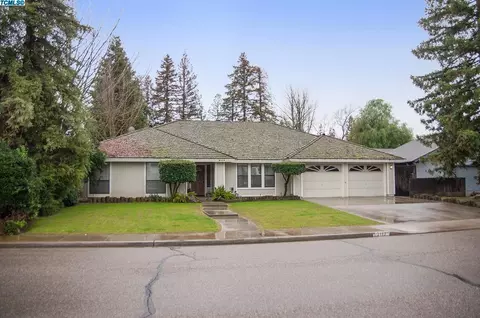 3117 E Grove Ave, Visalia, CA 93292 photo 2