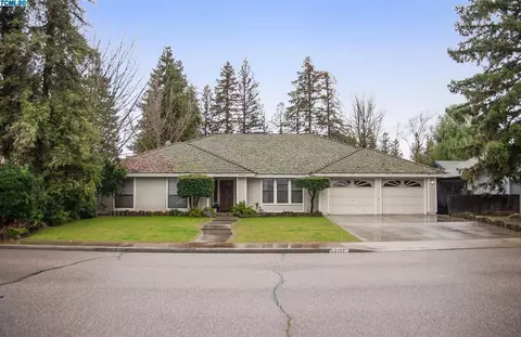 3117 E Grove Ave, Visalia, CA 93292 photo 1