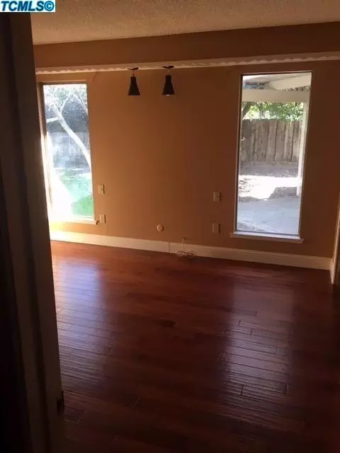 3424 W Iris Ave, Visalia, CA 93277 photo 9