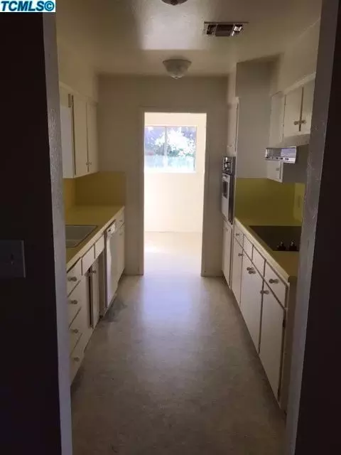 3424 W Iris Ave, Visalia, CA 93277 photo 5