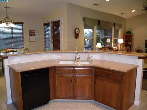 2285 E Duff Ave, Reedley, CA 93654 photo 12