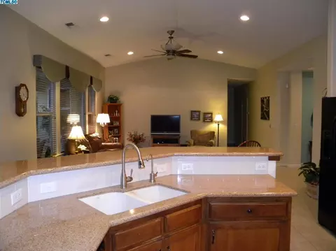 2285 E Duff Ave, Reedley, CA 93654 photo 11