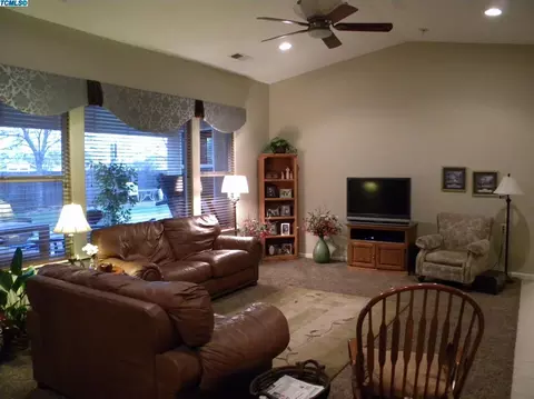 2285 E Duff Ave, Reedley, CA 93654 photo 17