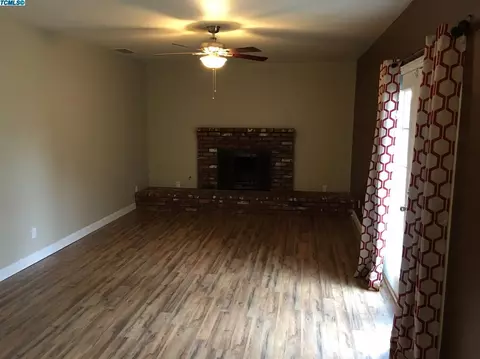 1100 E Feemster Ave, Visalia, CA 93292 photo 8