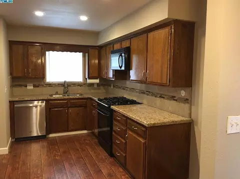 1100 E Feemster Ave, Visalia, CA 93292 photo 7
