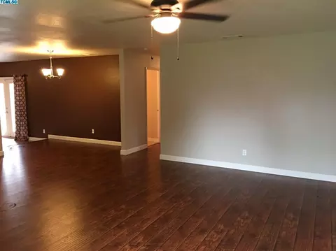 1100 E Feemster Ave, Visalia, CA 93292 photo 4