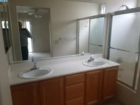 4216 E Paradise Ave, Visalia, CA 93292 photo 6