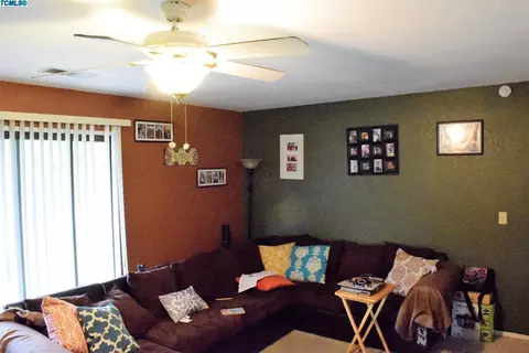 821 Woods Pl, Exeter, CA 93221 photo 3