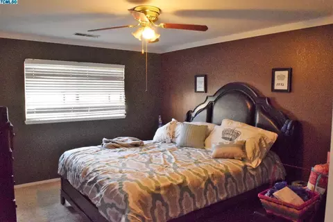 821 Woods Pl, Exeter, CA 93221 photo 8