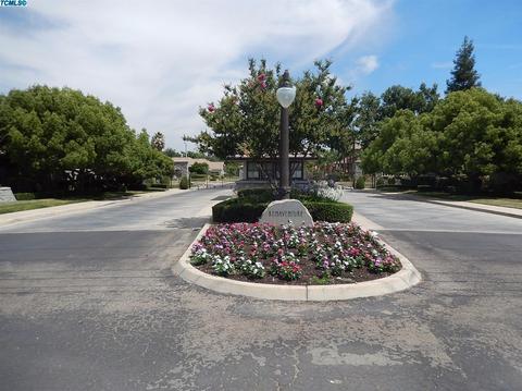 3544 E Harvard Ct, Visalia, CA 93292 photo 4
