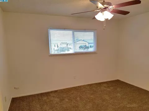 333 E Hazelwood Dr, Lemoore, CA 93245 photo 12