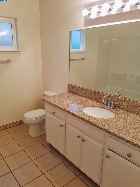 333 E Hazelwood Dr, Lemoore, CA 93245 photo 19