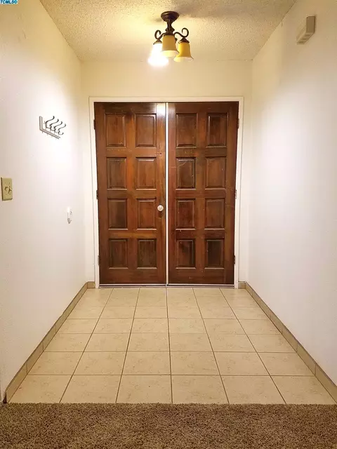 333 E Hazelwood Dr, Lemoore, CA 93245 photo 3