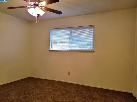 333 E Hazelwood Dr, Lemoore, CA 93245 photo 10