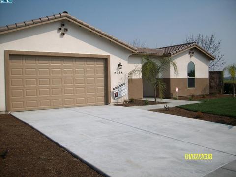 2028 E Monte Verde Ave, Visalia, CA 93292 photo 1