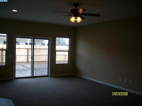 2028 E Monte Verde Ave, Visalia, CA 93292 photo 4