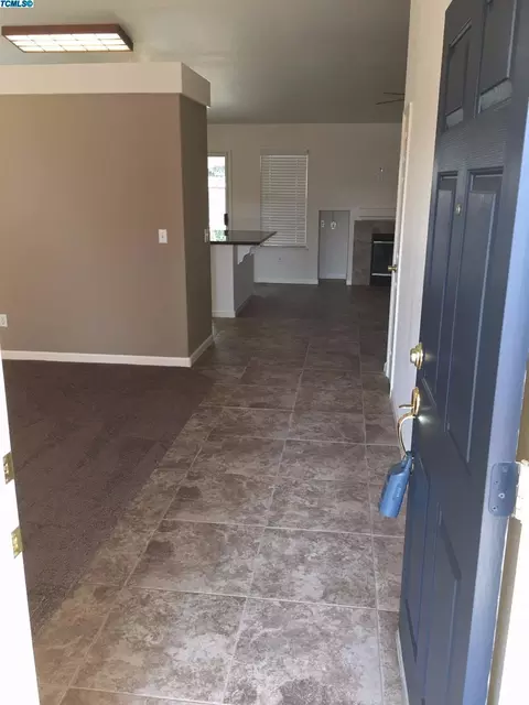4240 E Feemster Ave, Visalia, CA 93292 photo 4