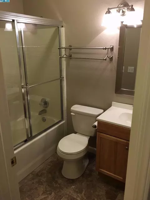 4240 E Feemster Ave, Visalia, CA 93292 photo 11