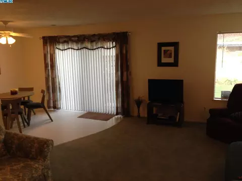 840 E Harold Ave, Visalia, CA 93292 photo 7