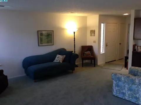 840 E Harold Ave, Visalia, CA 93292 photo 8