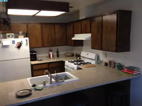 840 E Harold Ave, Visalia, CA 93292 photo 10