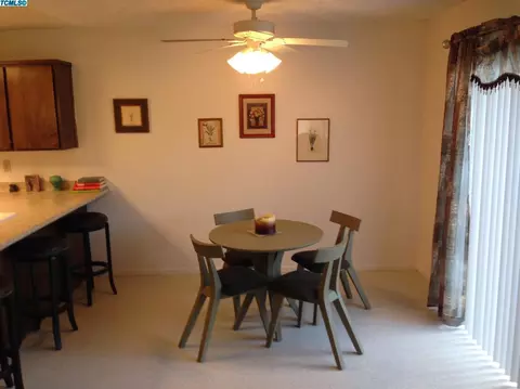 840 E Harold Ave, Visalia, CA 93292 photo 11