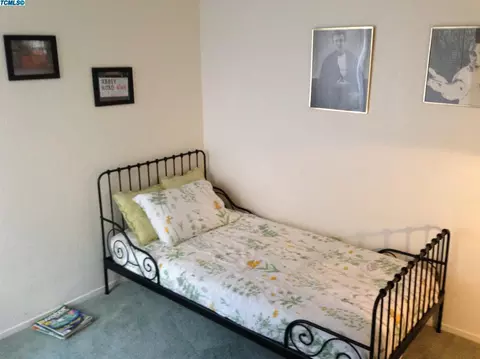 840 E Harold Ave, Visalia, CA 93292 photo 16