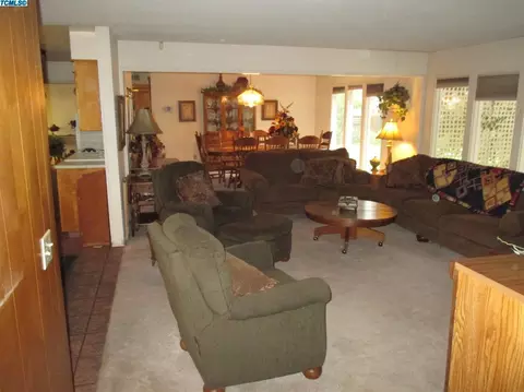 1634 E Bardsley Ave, Tulare, CA 93274 photo 18