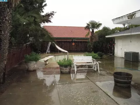1634 E Bardsley Ave, Tulare, CA 93274 photo 9